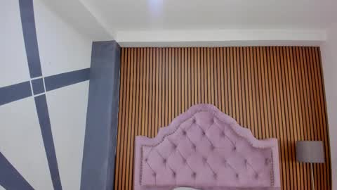 bellaastorm online show from 10.13.25