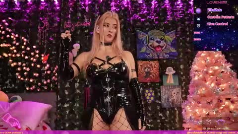 Bellalunabear trans   JadePlant Cis online show from 12.17.25