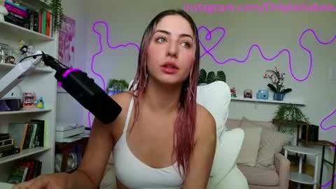 Snapshot of bellabeauu chatting on 07.16.26 bella beau online show from 07.16.26