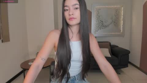Snapshot of bellaclark1 chatting on 09.09.25 Bella online show from 09.09.25