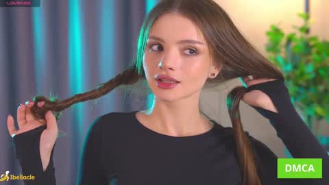 Snapshot of bellacle chatting on 12.19.25 Bella I took a vacation and Ill be back on December 18th So dont lose me To keep in touch I have a TG - you can find below online show from 12.19.25