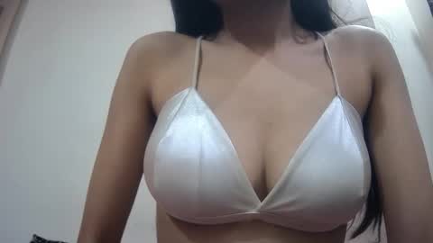 bellacrystall online show from 01.25.25