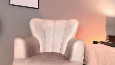 Bella online show from 09.10.25