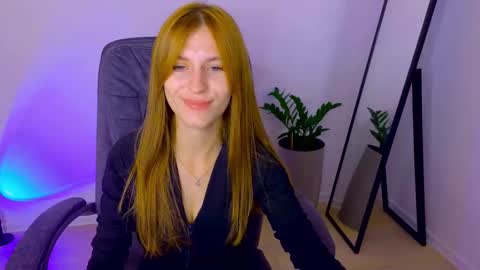 Snapshot of bellafoxi chatting on 09.26.25 BellaFoxi online show from 09.26.25