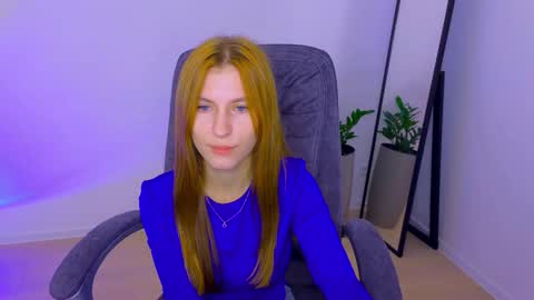 Snapshot of bellafoxi chatting on 10.09.25 BellaFoxi online show from 10.09.25