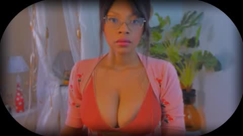 Snapshot of bellahproudly chatting on 12.20.25 Bellah online show from 12.20.25