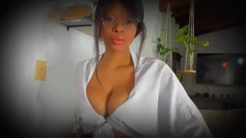 Snapshot of bellahproudly chatting on 03.21.26 Bellah online show from 03.21.26