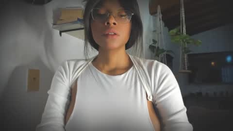 Snapshot of bellahproudly chatting on 04.01.26 Bellah online show from 04.01.26