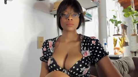 Snapshot of bellahproudly chatting on 04.07.26 Bellah online show from 04.07.26