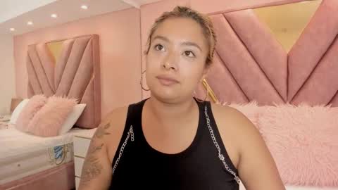 Snapshot of bellalumi chatting on 11.05.25 bellalumi online show from 11.05.25