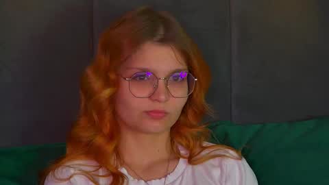 Snapshot of bellamarebelle chatting on 10.05.25 BellaMarebelle online show from 10.05.25