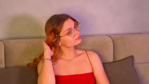 Snapshot of bellamarebelle chatting on 10.09.25 BellaMarebelle online show from 10.09.25