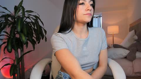 Bella Mia online show from 01.26.25