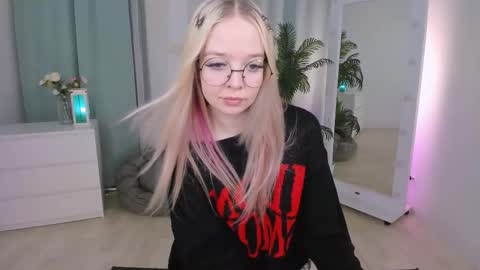 Bella online show from 03.06.26