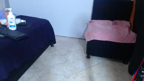 Snapshot of bellamy_sweet chatting on 01.23.25 bellamy online show from 01.23.25