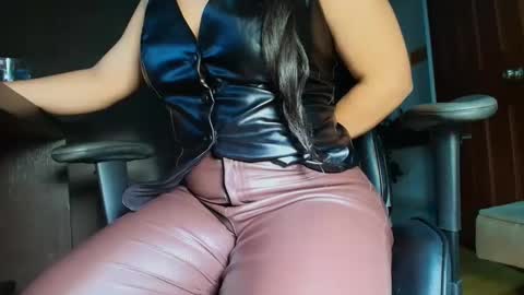 Snapshot of bellangel_ chatting on 12.04.25 Camille online show from 12.04.25