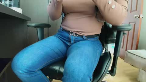 Snapshot of bellangel_ chatting on 01.12.26 Camille online show from 01.12.26