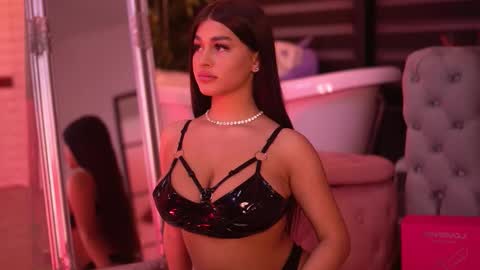 Bella online show from 11.28.25