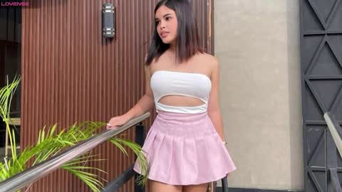 Bella Porch online show from 12.17.24