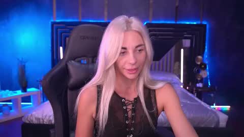 Bella online show from 09.08.25