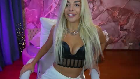 Bella online show from 09.26.25