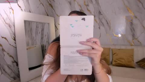 Snapshot of bellarosex1 chatting on 09.23.25 Bella Rose online show from 09.23.25
