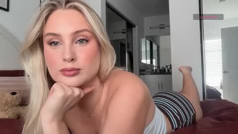 Snapshot of bellaryderr chatting on 01.11.26 Isabella Ryder online show from 01.11.26