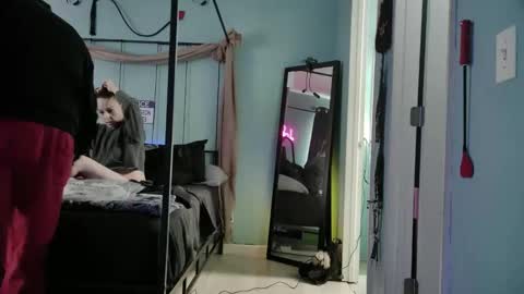 Bellaskeykeeper online show from 04.05.26