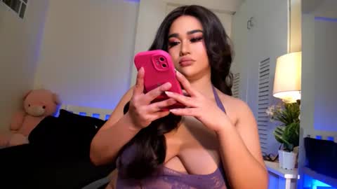 BELLA JONES online show from 10.18.25