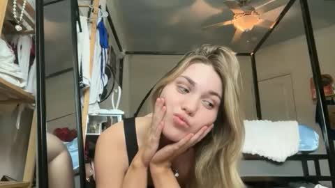 Bella 3 online show from 04.14.26