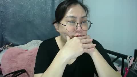 Snapshot of bellbabe chatting on 02.15.26 Bella online show from 02.15.26