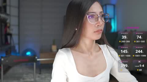 Belle Adrienne  IG  online show from 02.02.25