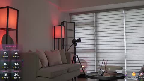 Belle Adrienne  IG  online show from 11.02.25