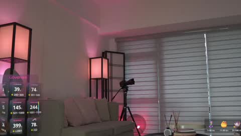 Belle Adrienne  IG  online show from 11.02.25