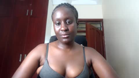 Snapshot of belle_estelles chatting on 11.15.25 belle_estelles online show from 11.15.25