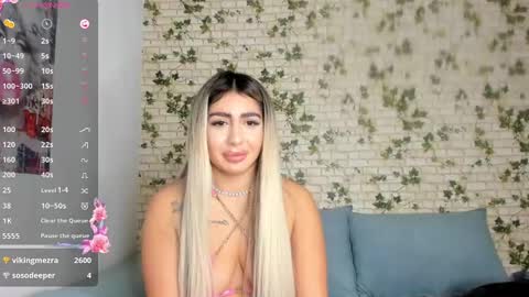 Snapshot of belle_hallle chatting on 12.06.24 LucyJelly online show from 12.06.24