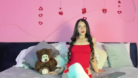 Snapshot of belle_janne chatting on 02.14.26 Bella online show from 02.14.26