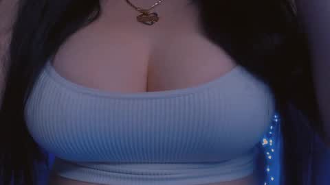 Hello I am kind friendly and cute girl online show from 02.05.25