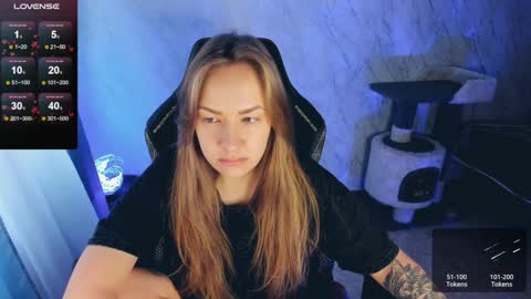 Your Annabelle Wolf  online show from 12.10.24