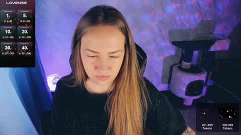 Your Annabelle Wolf  online show from 12.11.24