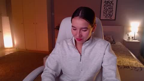 Bella online show from 10.12.25