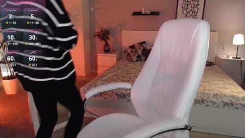 Bella online show from 10.21.25