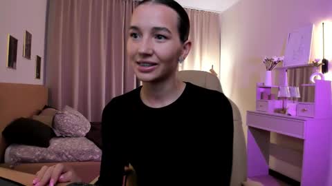 Bella online show from 11.14.25