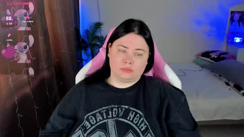 LinaBoo online show from 11.12.25