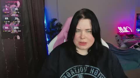 LinaBoo online show from 11.26.25