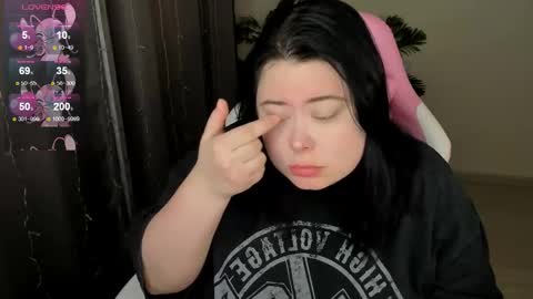 LinaBoo online show from 12.16.25