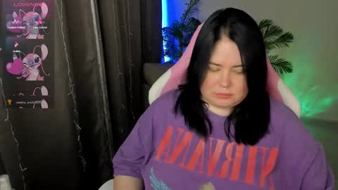 LinaBoo online show from 12.19.25