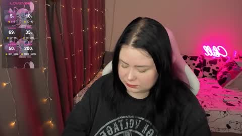 LinaBoo online show from 02.04.26