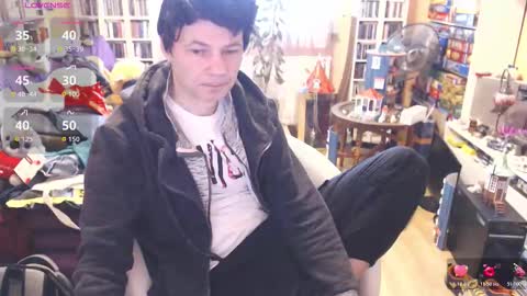 Snapshot of benijamin chatting on 11.17.25 benijamin online show from 11.17.25