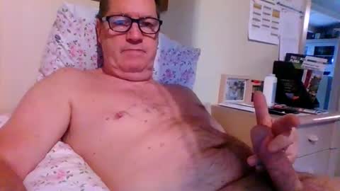 bennybutterfly007 online show from 02.28.25